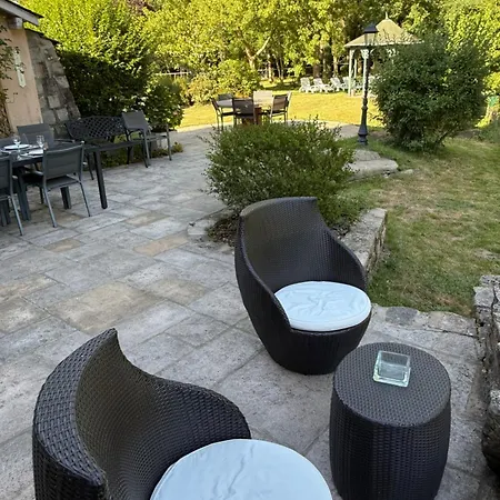 Le Moulin Bleu Bed and breakfast